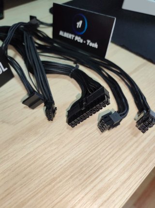 Corsair SF1000L 80+ Gold ATX 3.0 PCIe 5.0 SFX