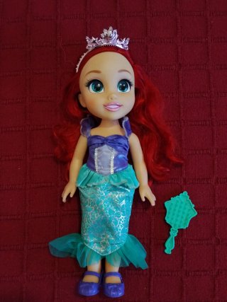 Muñeca Sirenita Ariel con Tiara y Cepillo