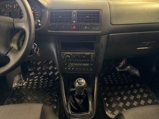 Volkswagen Golf 2003