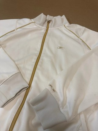 Chaqueta Reebok RBK Estilo Y2K - Blanca y Dorada