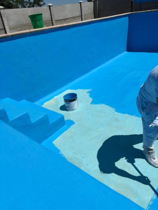 Limpieza y pintura de piscinas