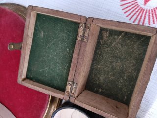 Lotto di Scatole Antiche: Ottone, Cartone, Legno