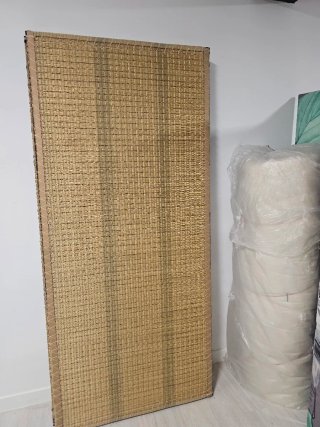 Futón y tatami natural beige y negro.
