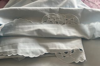 Juego de sábana y almohada azul