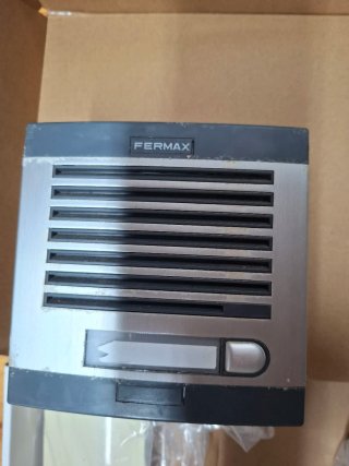 Telefonillo Fermax Beige y Plata