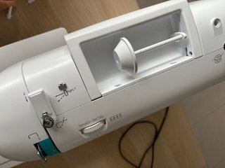 URGE!! Máquina de coser Alfa Next 100