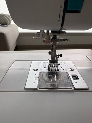 URGE!! Máquina de coser Alfa Next 100