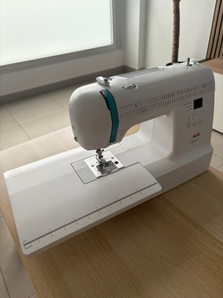 URGE!! Máquina de coser Alfa Next 100