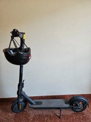 Patinete Eléctrico Xiaomi + Casco con luz