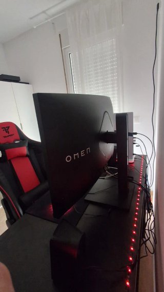 Pack Gaming PS5: Sedia e Scrivania, accessori