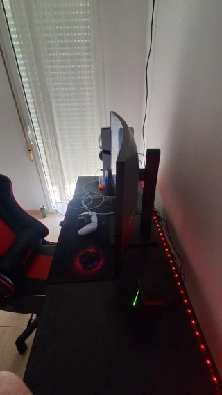 Pack Gaming PS5: Sedia e Scrivania, accessori