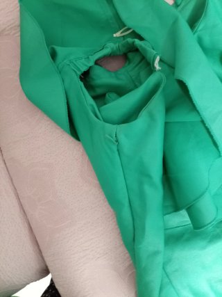 Vestido fiesta verde con volantes