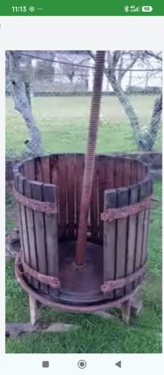 Prensa para vino de hierro fundido