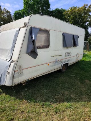 Caravana para restaurar