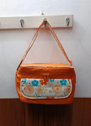 Bolso térmico naranja floral 23x16x15 cm