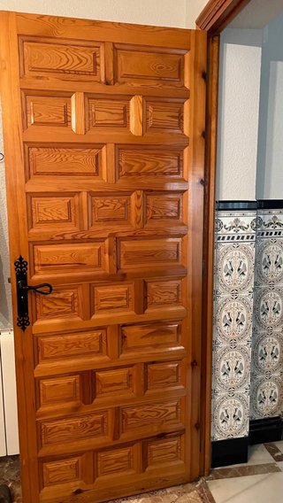 Puerta madera maciza rústica