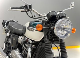 TRIUMPH BONNEVILLE T 120