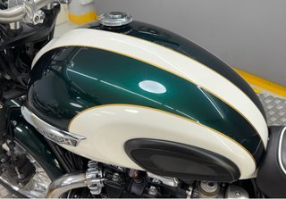 TRIUMPH BONNEVILLE T 120