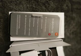 Xiaomi 15 con HyperOS