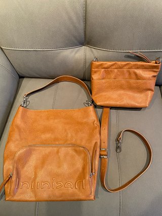 Bolso Desigual Marrón con Neceser Extraíble