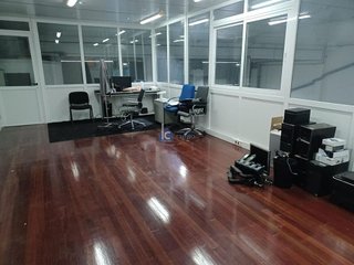 Nave industrial en venta en San Cibrao das Viñas