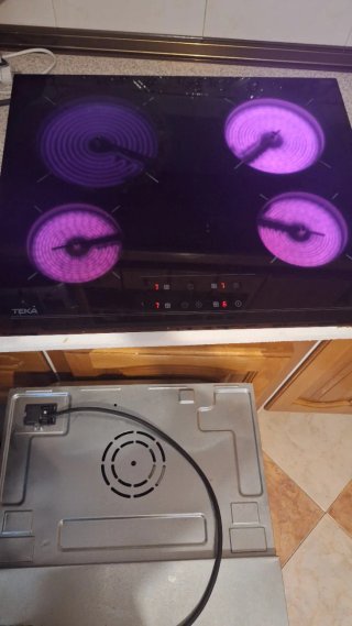 Horno y Vitrocerámica Teka con horno