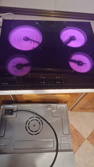 Horno y Vitrocerámica Teka con horno