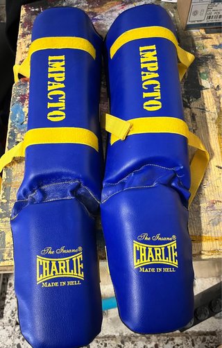 Espinilleras de Full Contact Charlie Impacto