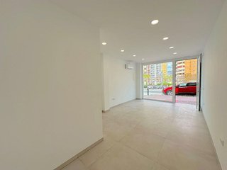 Local comercial en venta en Playa de Poniente en Benidorm