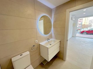 Local comercial en venta en Playa de Poniente en Benidorm