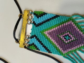 Colgante étnico estilo Huichol