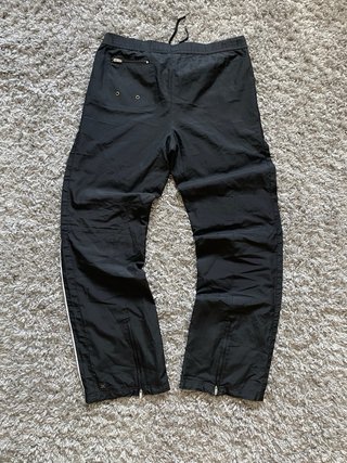 Pantalones Nike ACG Talla S Negros
