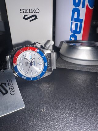 Reloj Seiko 5 Pepsi Automático Plata
