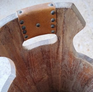 Paragüero madera antiguo con detalle caballo