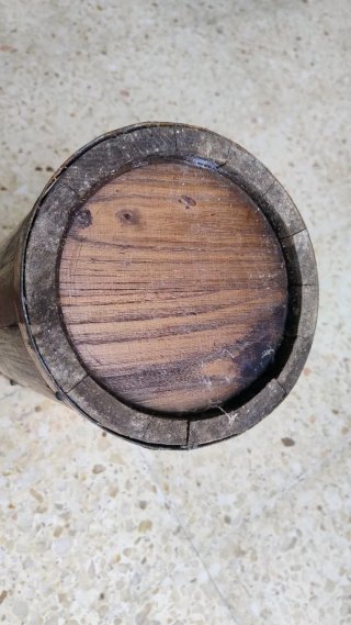 Paragüero madera antiguo con detalle caballo