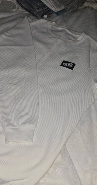 Sudadera blanca con logo