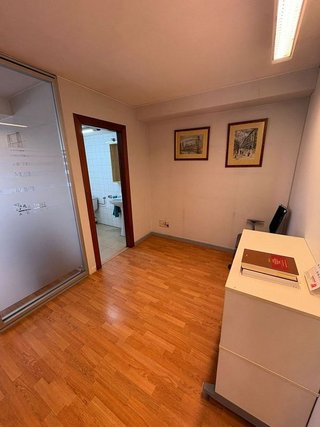 Oficina en alquiler en Eixample Nord – La Devesa en Girona