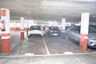 Garaje en venta en La Font de la Guatlla en Barcelona