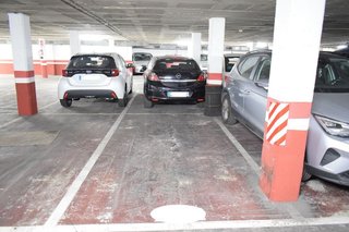Garaje en venta en La Font de la Guatlla en Barcelona
