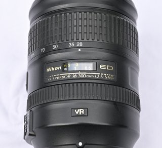Objetivo Nikon 28-300mm AF-S G VR