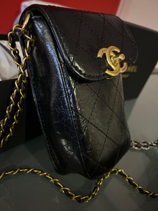 Neceser Chanel Negro y Dorado