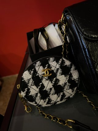 Neceser Chanel Negro y Dorado