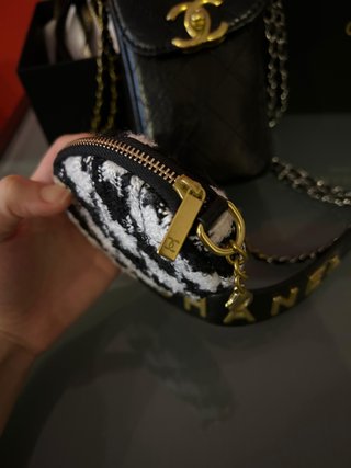 Neceser Chanel Negro y Dorado