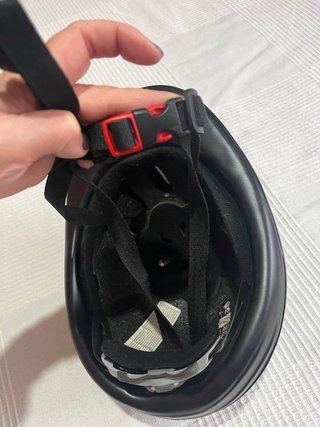 Casco de montar a caballo negro