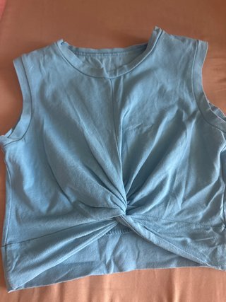 Top donna blu con nodo