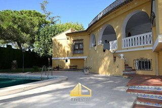 Chalet en venta en Monserrat