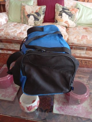 Bolsa deportiva Puma azul y negra