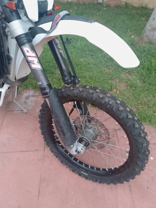 Husqvarna TE450i Enduro Moto