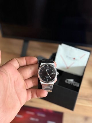 Caja Lotus qué reloj es nueva