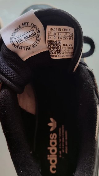 Zapatillas Adidas Negras y Blancas Talla 43.5
